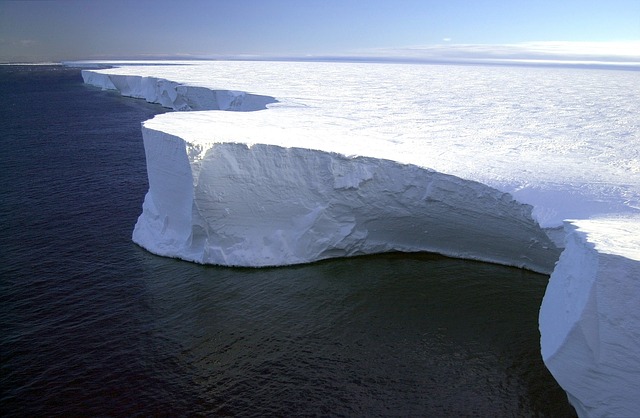 Антарктический морской лед тает