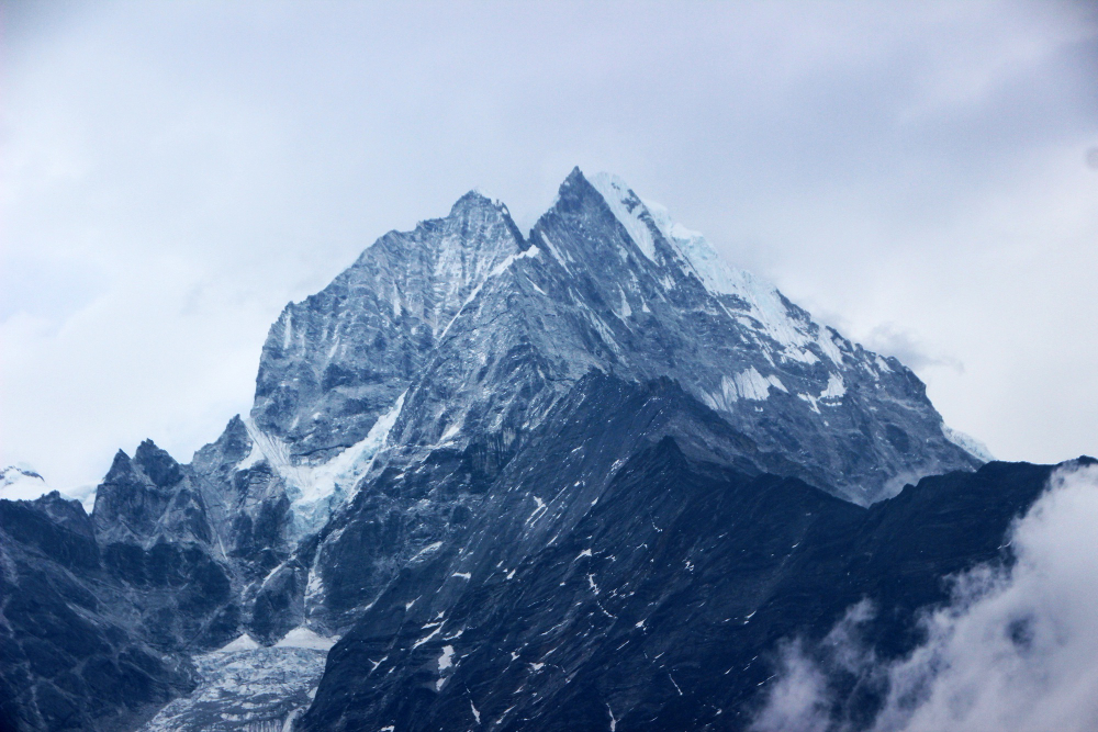 Базовый альпинистский лагерь на Эвересте будет перенесен