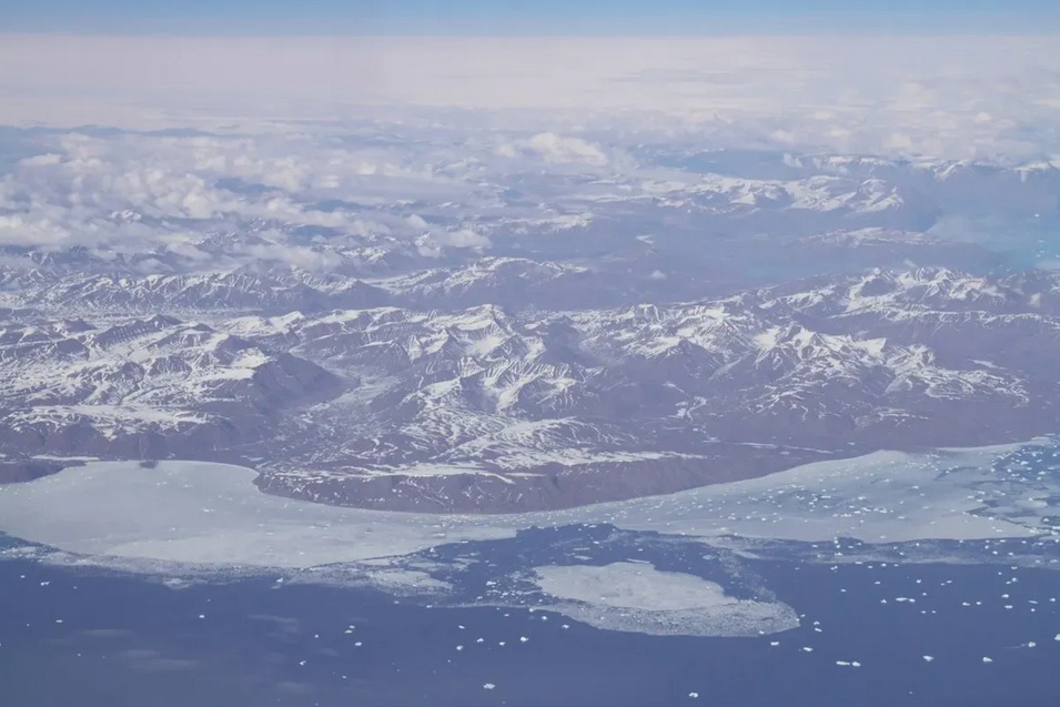 Глобальное потепление поднимает Гренландию на несколько метров за век